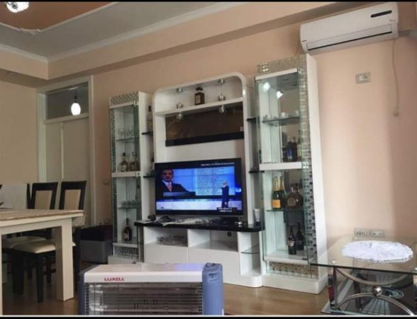 Tirane, jepet me qera Kati 3, 106 m² 30.000 Leke