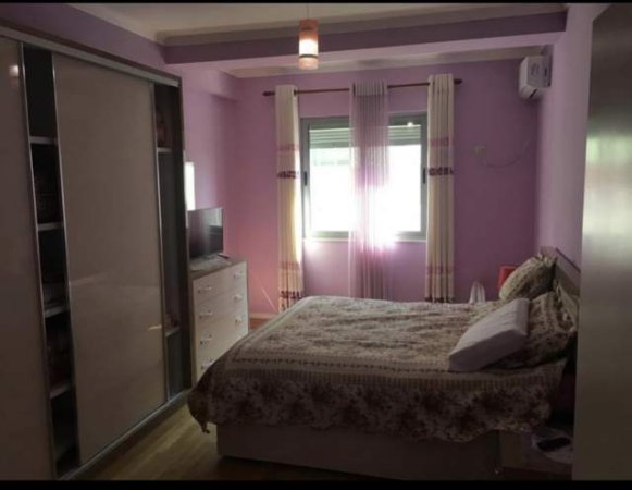 Tirane, jepet me qera Kati 3, 106 m² 30.000 Leke