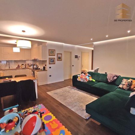 Tirane, shitet apartament Kati 8, 116 m² 250.000 Euro (rruga e Kavajes)