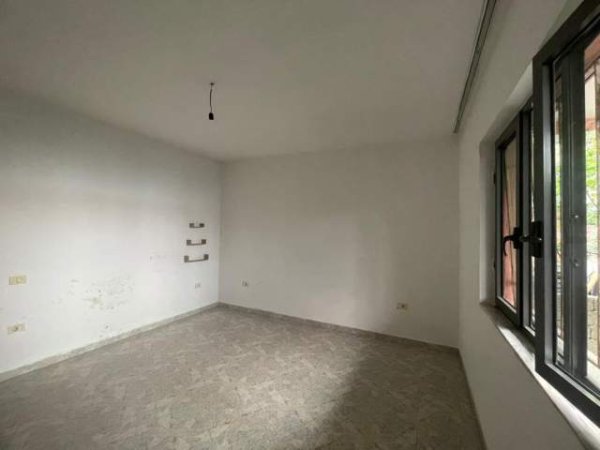 Tirane, jepet me qera apartament 74 m² 45.000 Leke (rruga 21 dhjetori)