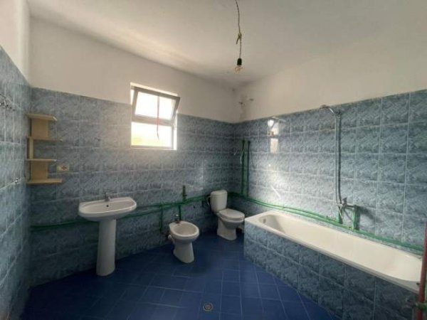 Tirane, jepet me qera apartament 74 m² 45.000 Leke (rruga 21 dhjetori)