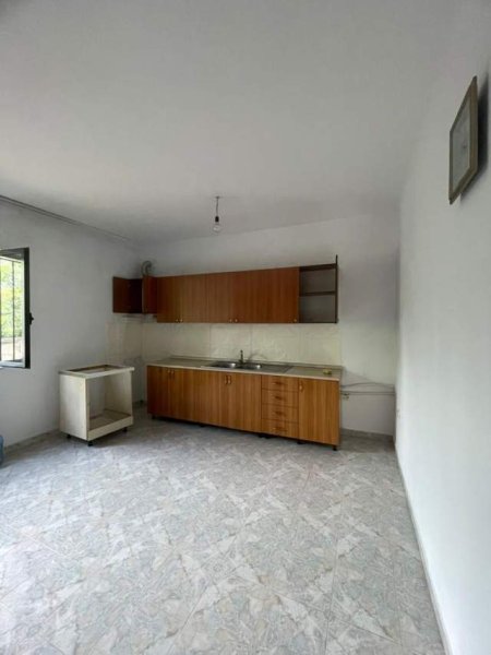 Tirane, jepet me qera apartament 74 m² 45.000 Leke (rruga 21 dhjetori)