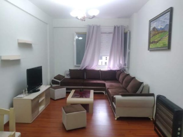 Tirane, jepet me qera apartament 90 m² 500 Euro (sheshi wilson)