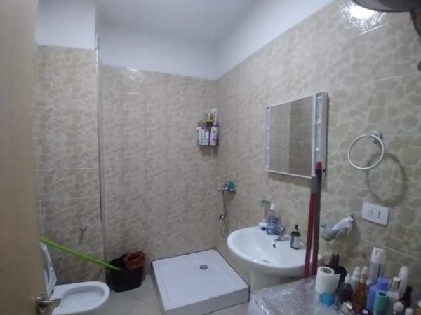 Tirane, jepet me qera apartament 90 m² 500 Euro (sheshi wilson)