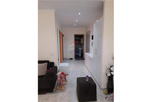 Tirane, jepet me qera apartament 2+1 Kati 4, 98 m² 500 Euro (21 dhjetori)