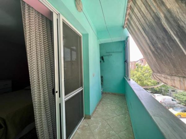 Tirane, jepet me qera apartament 2+1+BLK Kati 4, 85 m² 380 Euro (Diplomati)