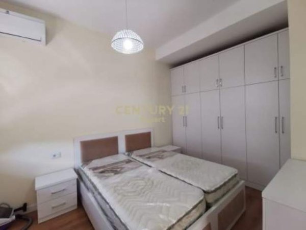 Tirane, shitet apartament 1+1+A+BLK Kati 3, 106 m² 220.000 Euro (Rruga e Durresit, Sheshi Adem Jashari)