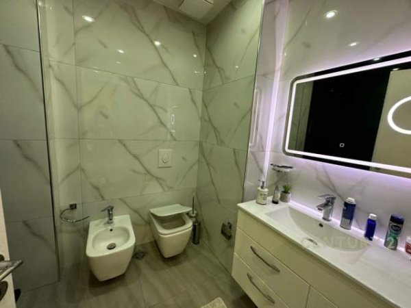 Tirane, jepet me qera apartament 1+1+A+BLK Kati 2, 78 m² 450 Euro (RADISSON HOTEL, Liqeni i Thatë)
