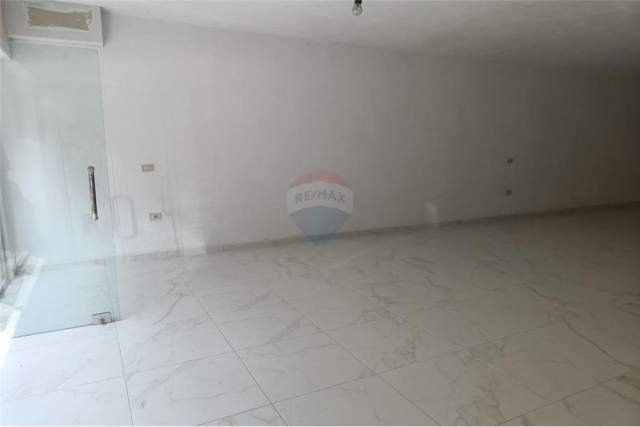 Jepet me qera ambjent biznesi Kati 0, 108 m² 650 Euro (Kodra e Diellit)