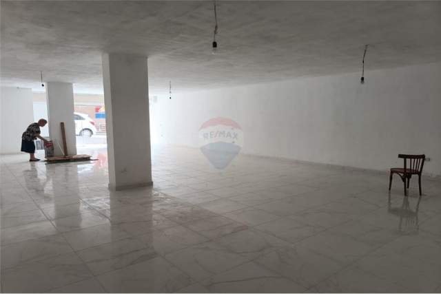 Jepet me qera ambjent biznesi Kati 0, 108 m² 650 Euro (Kodra e Diellit)