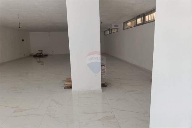 Jepet me qera ambjent biznesi Kati 0, 108 m² 650 Euro (Kodra e Diellit)