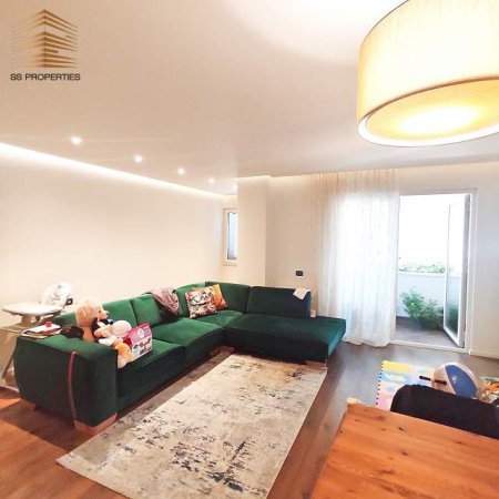 Tirane, shitet apartament Kati 8, 116 m² 250.000 Euro (rruga e Kavajes)