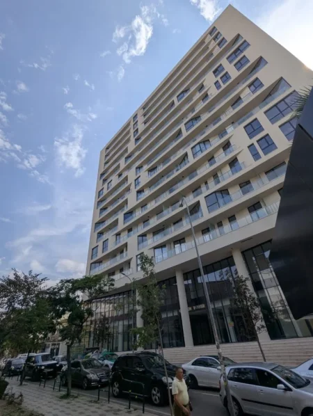 Tirane, jap me qera apartament 1+1+Ballkon Kati 2, 58 m² 700 € (Mine Peza)