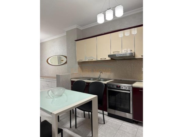 Tirane, jepet me qera apartament 2+1+Ballkon Kati 4, 100 m² 550 € (Don Bosko)