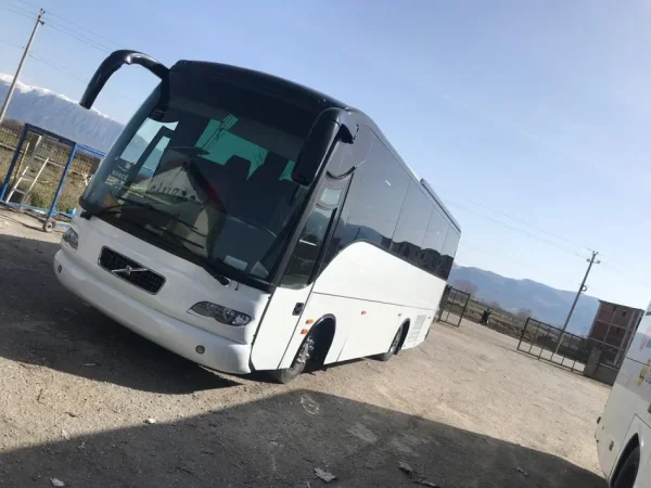 Tirane, shes Autobus OKAZIONNN AUTOBUS VOLVO B6 NOGE Nafte, e bardhë manuale Klima