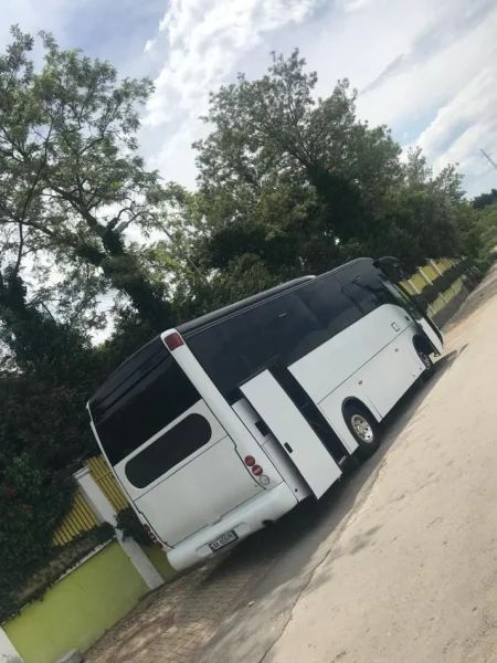 Tirane, shes Autobus OKAZIONNN AUTOBUS VOLVO B6 NOGE Nafte, e bardhë manuale Klima