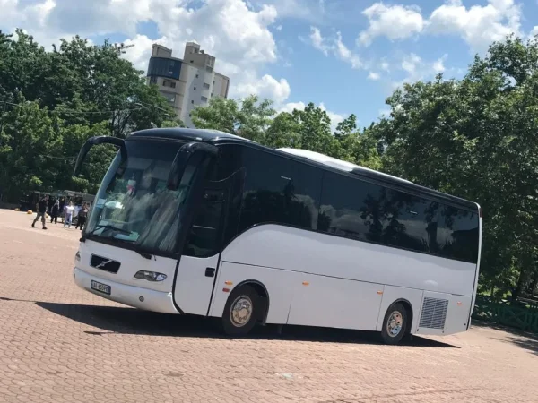 Tirane, shes Autobus OKAZIONNN AUTOBUS VOLVO B6 NOGE Nafte, e bardhë manuale Klima