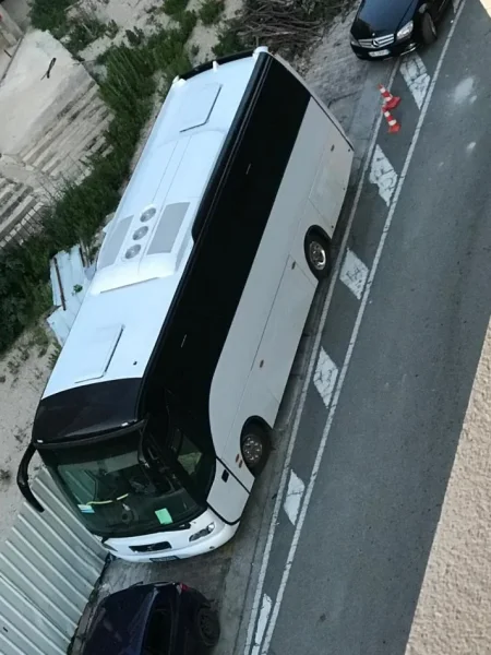 Tirane, shes Autobus OKAZIONNN AUTOBUS VOLVO B6 NOGE Nafte, e bardhë manuale Klima