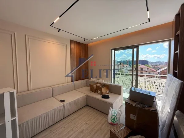 Tirane, jepet me qera apartament 1+1+Ballkon Kati 4, 70 m² 700 € (Ish Fusha e Aviacionit)