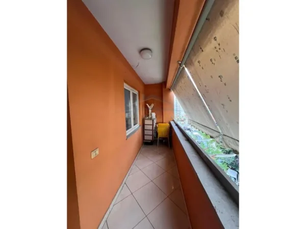 Tirane, jepet me qera apartament 1+1 Kati 3, 73 m² 500 € (Rruga Jordan Misja)