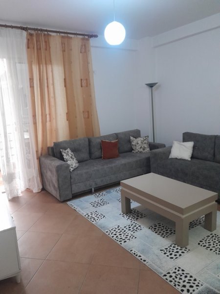 Tirane, jepet me qera apartament 1+1+Ballkon Kati 3, 73 m² 370 € 