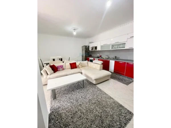 Tirane, jepet me qera apartament 2+1 Kati 2, 95 m² 700 € (Rruga Asim Vokshi)