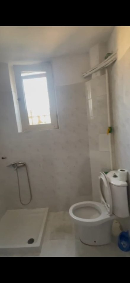 Tirane, jepet me qera apartament 2+1+Ballkon Kati 4, 75 m² 450 € (ISH RESTORANT DURRESI)