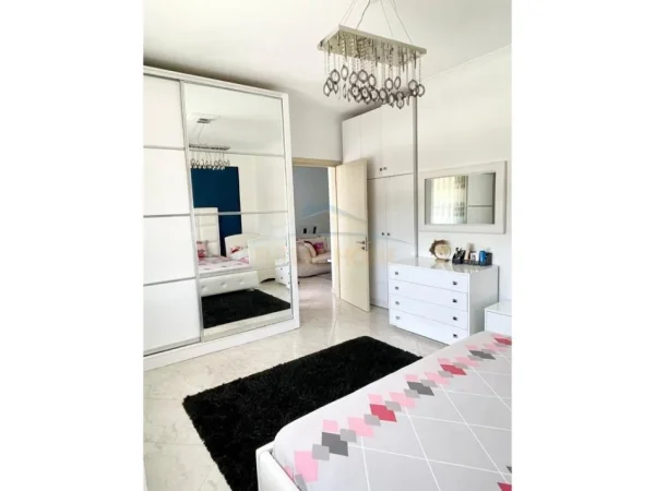 Tirane, jepet me qera apartament 2+1 Kati 2, 95 m² 700 € (Rruga Asim Vokshi)