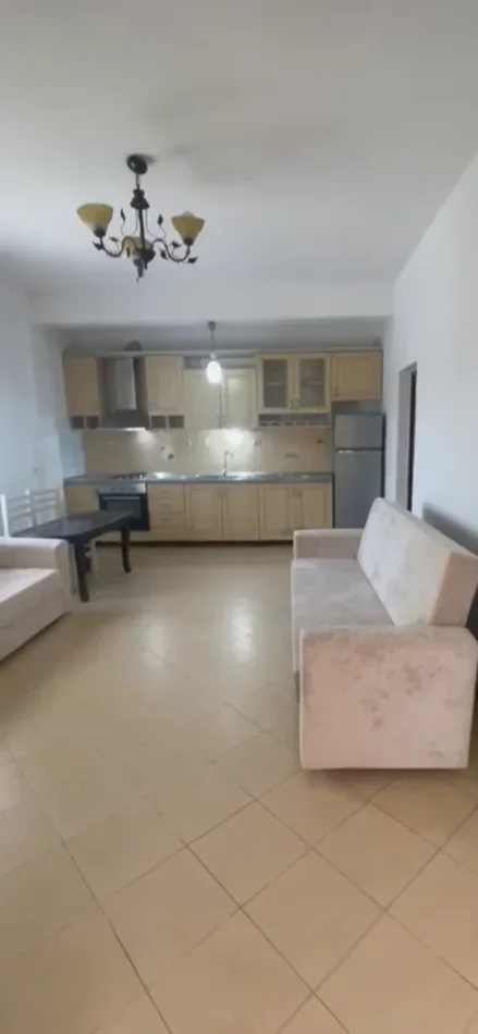 Tirane, jap me qera Vile 1+1 Kati 0, 499 m² 300 € (Rruga lisbona)