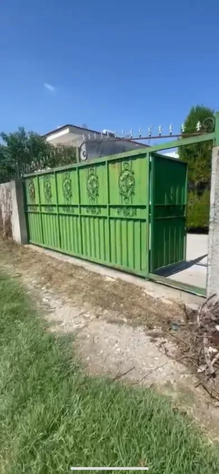 Tirane, jap me qera Vile 1+1 Kati 0, 499 m² 300 € (Rruga lisbona)