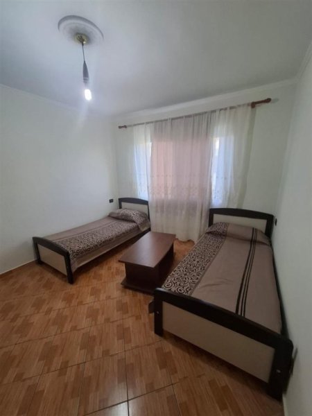 Tirane, jepet me qera apartament 1+1+Ballkon Kati 4, 55 m² 350 € (KINOSTUDIO)