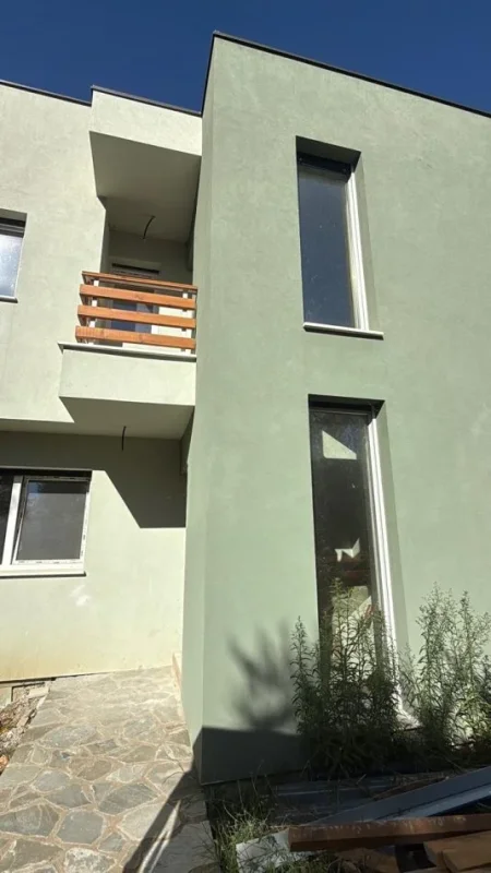 Tirane, shitet Vile 3 Katshe Kati 3, 326 m² 850.000 € (Prane TEG)