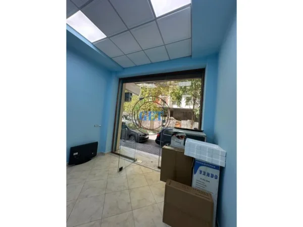 Durres, jepet me qera ambjent biznesi Kati 0, 50 m² 450 € (Ish parku sportiv)