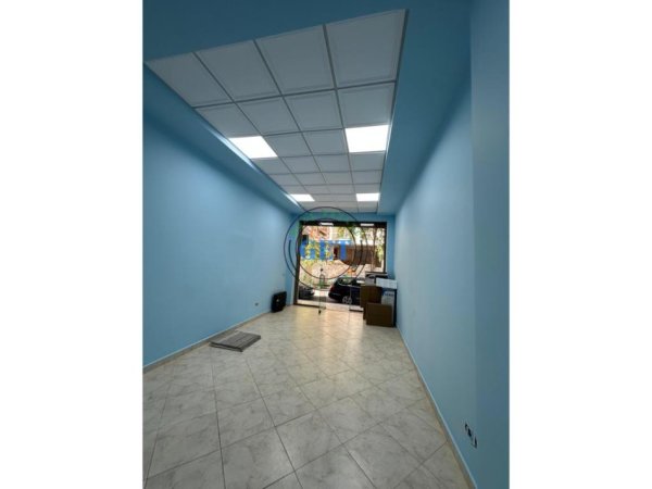 Durres, jepet me qera ambjent biznesi Kati 0, 50 m² 450 € (Ish parku sportiv)
