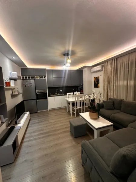 Tirane, jepet me qera apartament 2+1+Ballkon Kati 1, 72 m² 600 € (KODRA E DIELLIT)