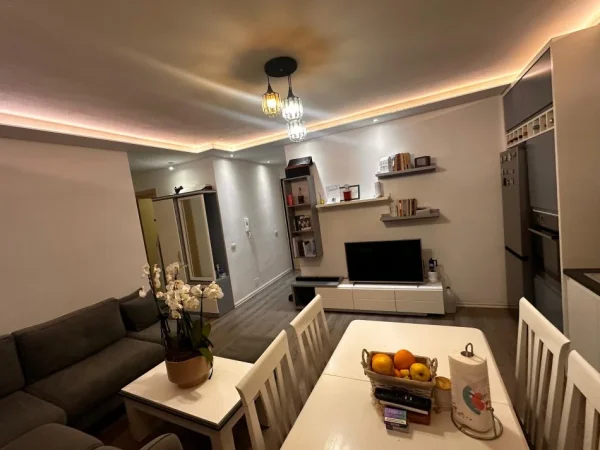Tirane, jepet me qera apartament 2+1+Ballkon Kati 1, 72 m² 600 € (KODRA E DIELLIT)