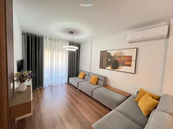 Tirane, jepet me qera apartament 2+1 Kati 3, 92 m² 850 € (riza cerova)