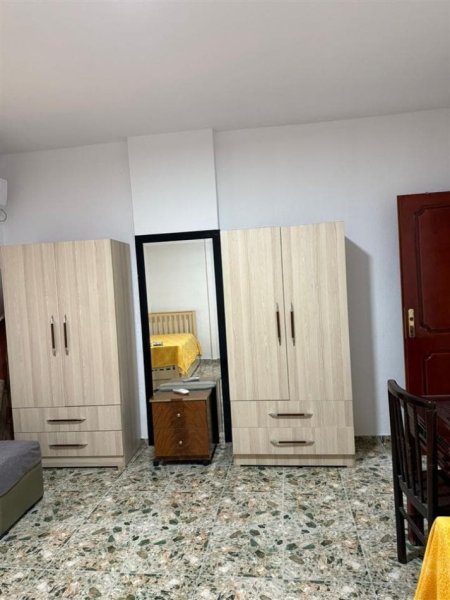 Tirane, jepet me qera apartament 1+1+Ballkon Kati 1, 62 m² 550 € (rruga e dibres)