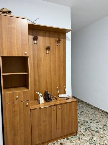 Tirane, jepet me qera apartament 1+1+Ballkon Kati 1, 62 m² 550 € (rruga e dibres)