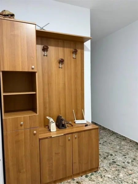 Tirane, jepet me qera apartament 1+1+Ballkon Kati 1, 62 m² 550 € (rruga e dibres)