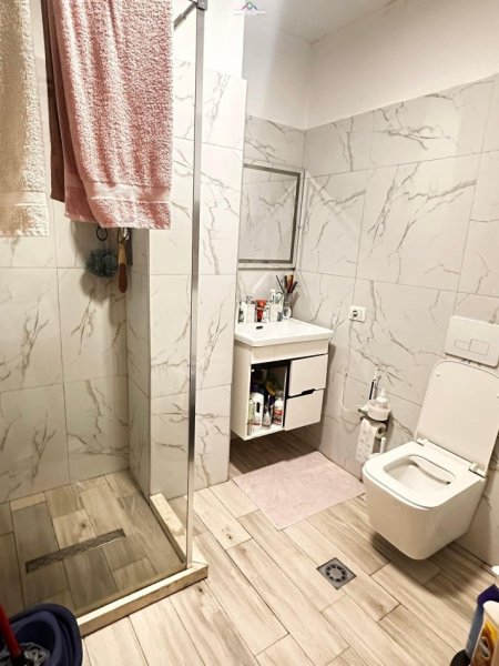 Tirane, jepet me qera apartament 2+1 Kati 1, 76 m² 600 € (kodra e diellit)