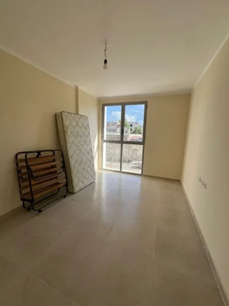 Tirane, jepet me qera apartament 2+1+Ballkon Kati 2, 88 m² 430 € (5 maji) (VR111)