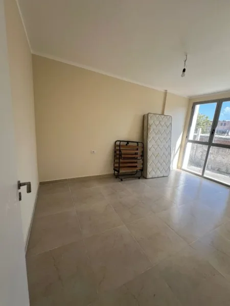 Tirane, jepet me qera apartament 2+1+Ballkon Kati 2, 88 m² 430 € (5 maji) (VR111)