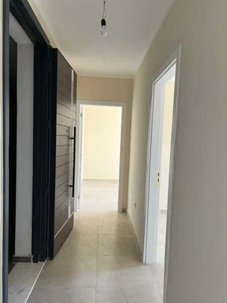 Tirane, jepet me qera apartament 2+1+Ballkon Kati 2, 88 m² 430 € (5 maji) (VR111)