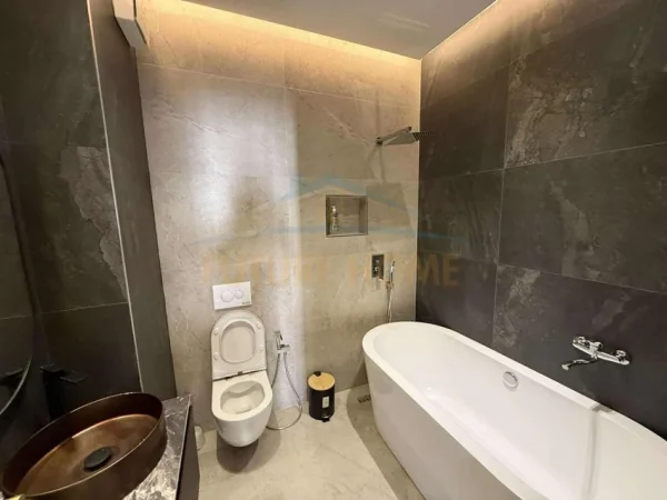 Tirane, jepet me qera apartament 2+1+Aneks+Ballkon Kati 7, 117 m² 1.000 € (“Oasis Residence”, Unaza e Re, Tiranë)