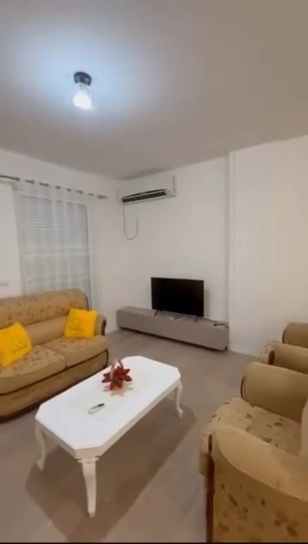 Tirane, jap me qera apartament 1+1+Ballkon Kati 2, 80 m² 550 € (Kopshti Zoologjik)