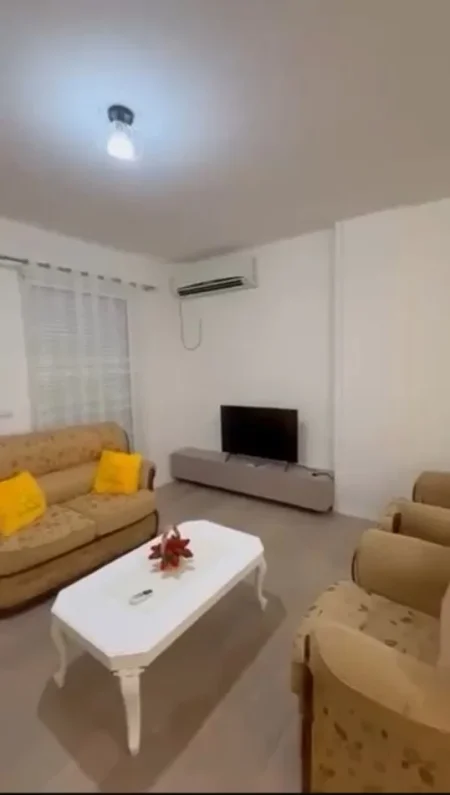 Tirane, jap me qera apartament 1+1+Ballkon Kati 2, 80 m² 550 € (Kopshti Zoologjik)