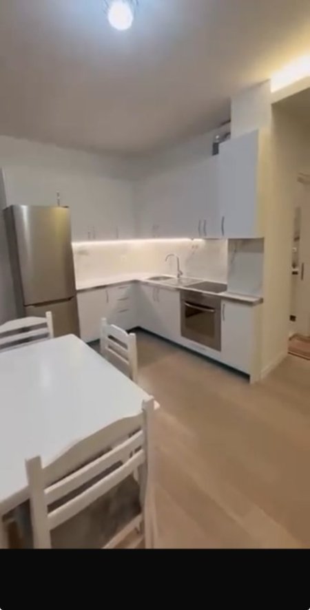 Tirane, jap me qera apartament 1+1+Ballkon Kati 2, 80 m² 550 € (Kopshti Zoologjik)