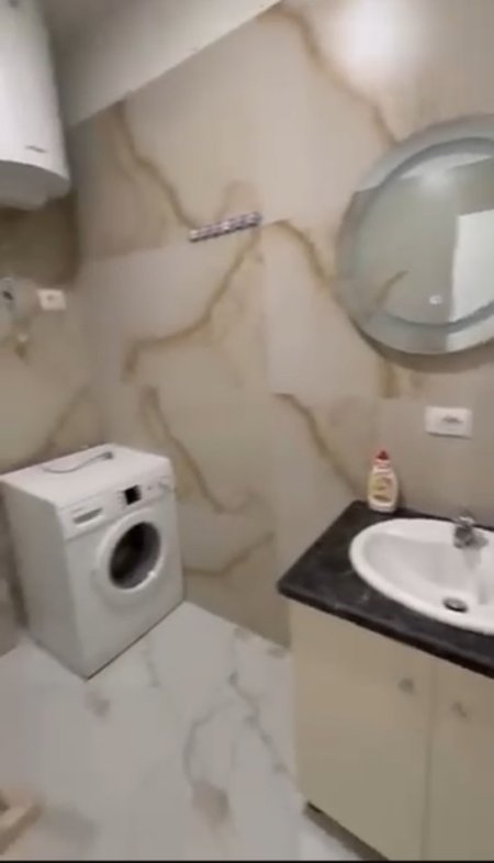 Tirane, jap me qera apartament 1+1+Ballkon Kati 2, 80 m² 550 € (Kopshti Zoologjik)