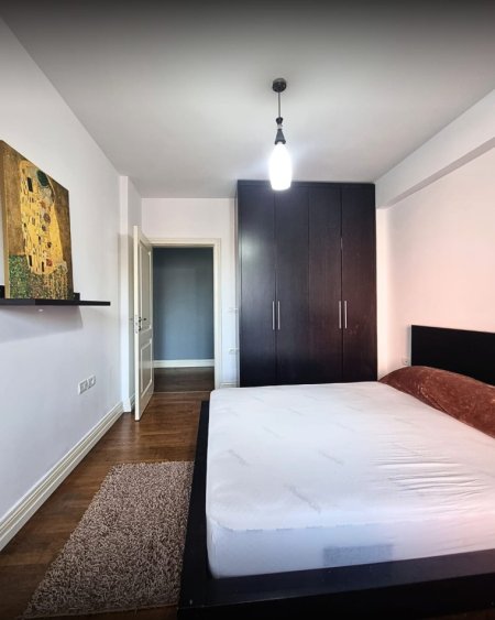 Tirane, jepet me qera apartament 2+1+Ballkon Kati 4, 110 m² 1.000 € 